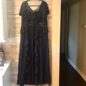 ADRIANNA PAPELL Plus Size navy beaded gown  18W